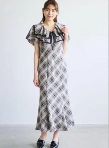 릴리안캐럿 스퀘어 프릴 머메이드 원피스