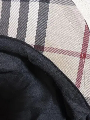 체크 무늬 헌팅 모자