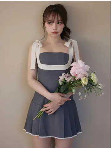 앤드메리 추추 플리츠 리본 드레스