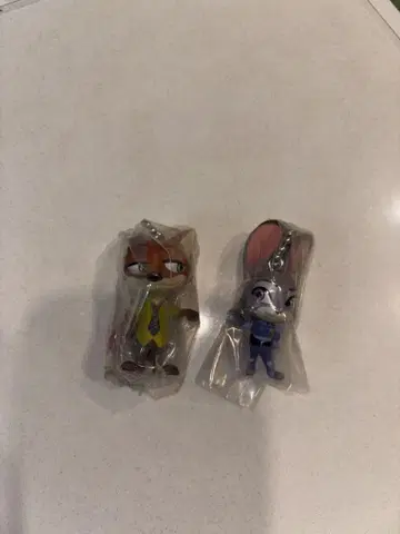 닉 와일드 & 주디 호프스 스트랩