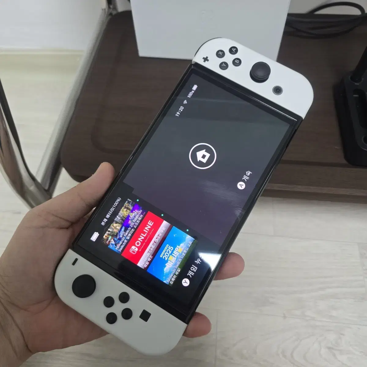 NINTENDO | 닌텐도 Nintendo Switch OLED White on Bunjang