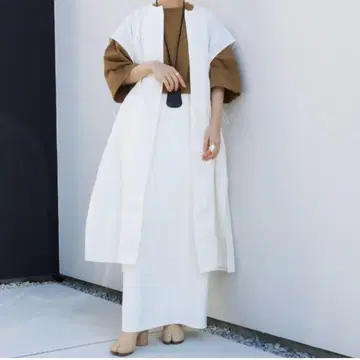 거의 새 제품  aere 아에레  노스 니론 코트