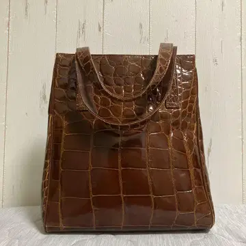 브라운 크로코다일 스타일 토트백