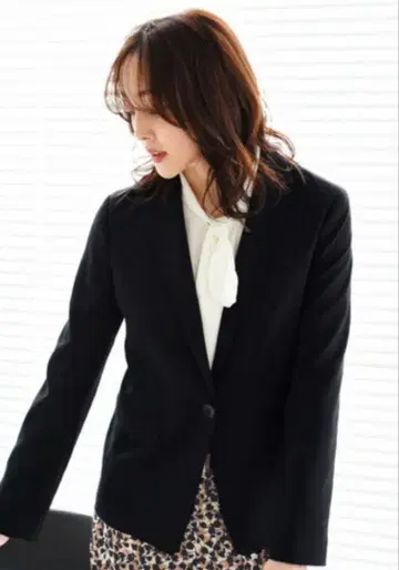 UNTITLED 테일러드 자켓 (블랙)