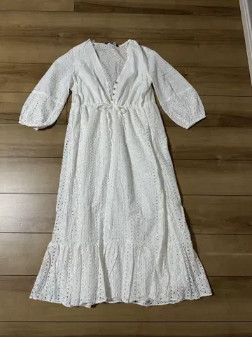ZARA 화이트 롱 원피스 장소매