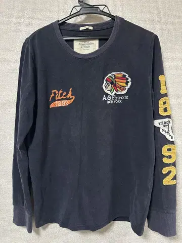 Abercrombie & Fitch 자수 긴팔 티셔츠