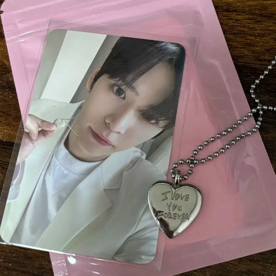 Riize Valentine's Day eunseok Necklace