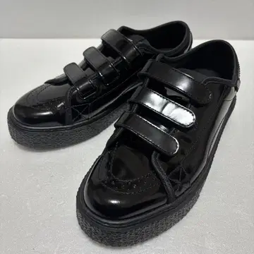 [컨디션 최상] VANS 에나멜 스니커즈 23.5cm V3845