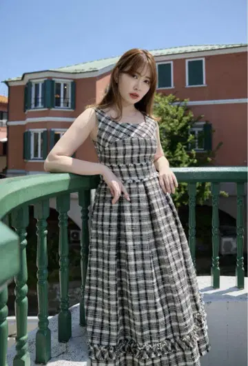 herlipto summer tweed midi dress M