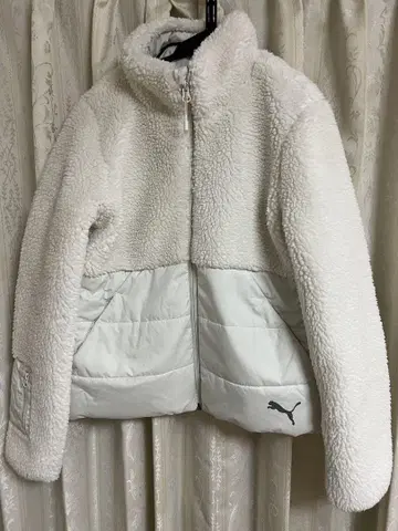PUMA 화이트 보아 자켓 M 사이즈