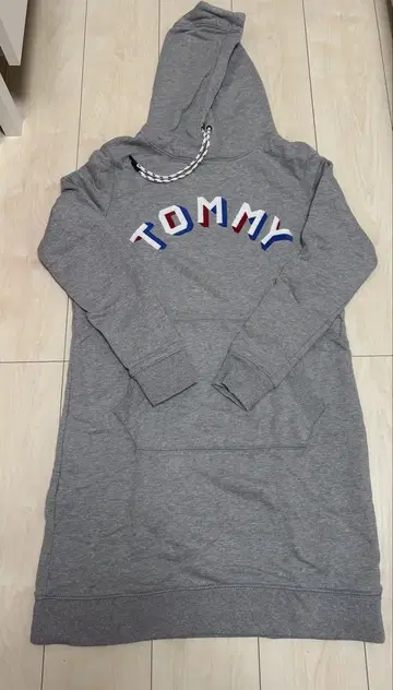 TOMMY HILFIGER 후드 부착 후드티 그레이