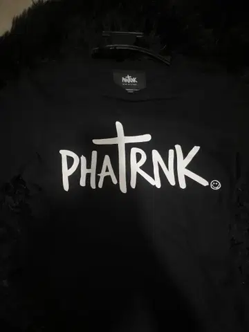 PHATRNK 로고 블랙 티셔츠 팻랭크
