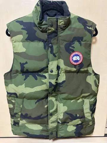 캐나다 구스 다운 베스트 카모플라주