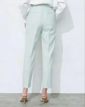 노크 테이퍼드 팬츠