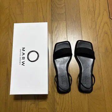MARW 블랙 스트랩 샌들 23.5cm