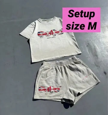 9090 Logo British Micro Shorts tee setup