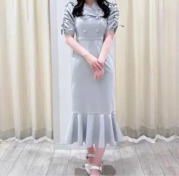 이브린 오픈 칼라 메리메이드 원피스