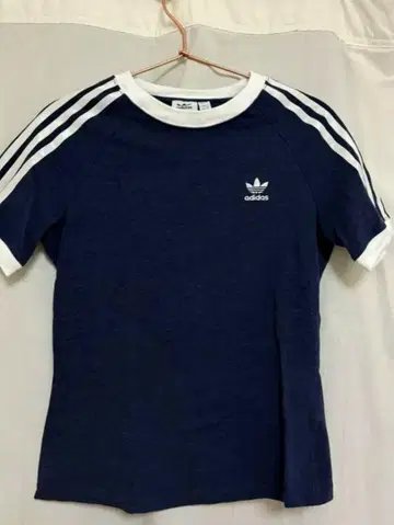새상품 adidas 네이비 반팔 티셔츠 3라인 XL
