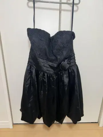 Guisy 블랙 드레스 스트랩 A라인