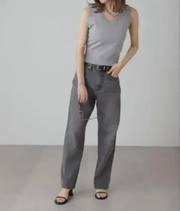 그레이 스트레이트 데님 사이즈 S