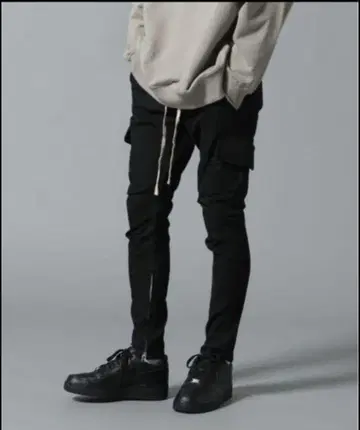블랙 스키니 팬츠 카고 포켓 부착