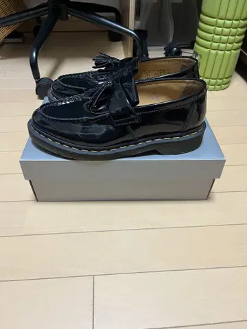 Dr. Martens Adrian 블랙 로퍼 새상품급