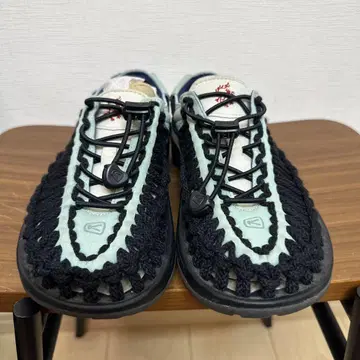 KEEN UNEEK 용의 해 민트 24.5cm