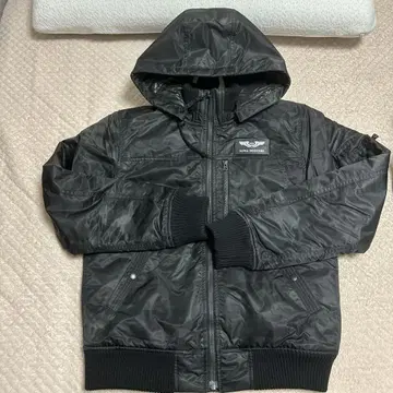 ALPHA INDUSTRIES 블랙 다운 자켓 L 사이즈