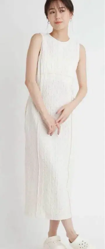 [ emmi atelier ] 슬리브리스 컷 원피스
