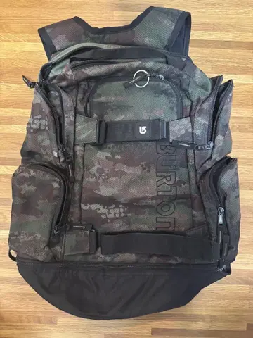 Burton 카모플라쥬 백팩