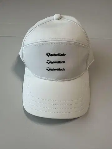 TaylorMade 화이트 캡 로고