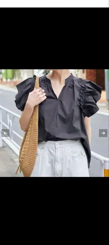 프릴 소매 블랙 셔츠