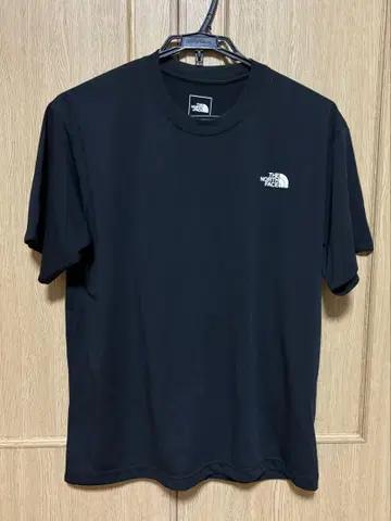 더 노스페이스 블랙 티셔츠