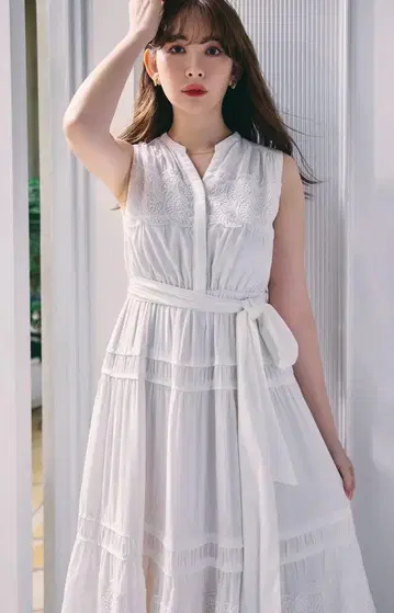 스칼라 레이스 트림 드레스 Herlipto