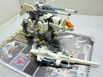조이드 ZOIDS HMM 1/72 RHI-3 코만도 울프 리패키지판