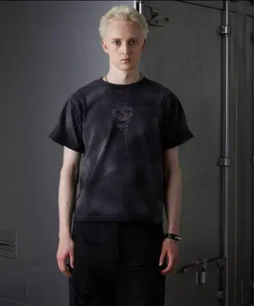 GRANCY 스컬 큐빅 디자인 티셔츠 M 블랙