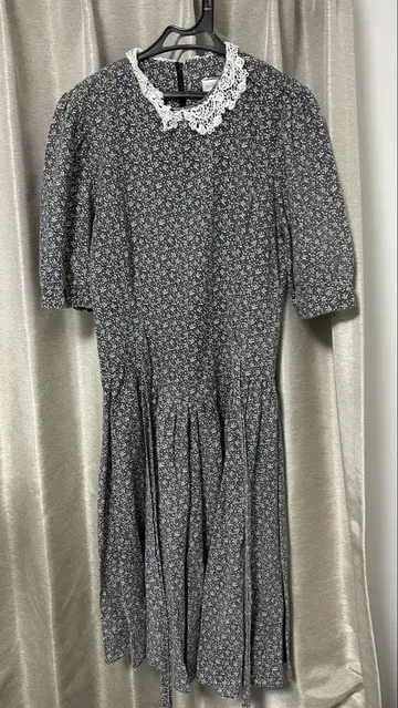꽃무늬 레이스 칼라 반소매 롱 원피스