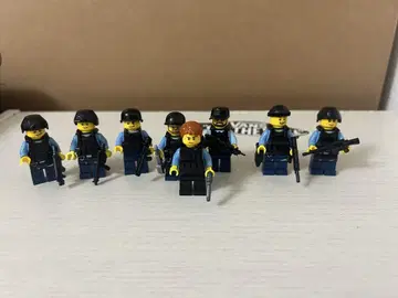 레고 무장 경찰관 8체 세트