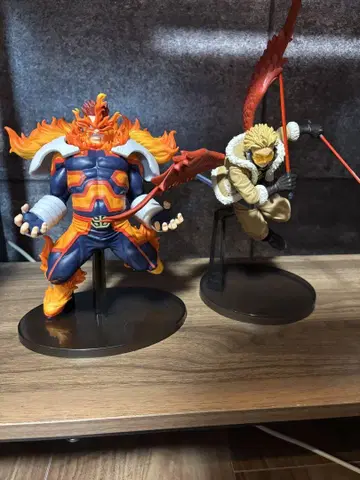 엔데버 & 호크스 피규어