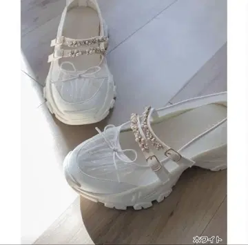 토슈즈 디자인 스니커즈