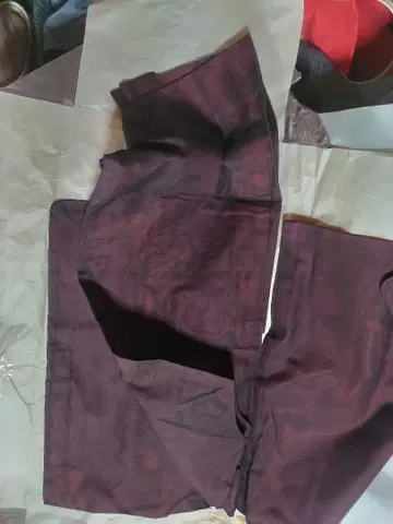 다크 레드 실크 터치 원단