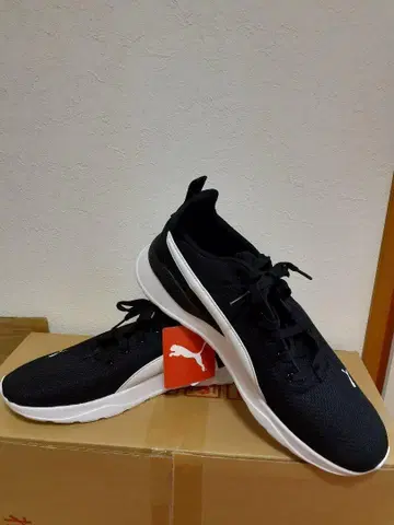 PUMA 푸마 러닝화 택 포함 미사용 새상품 28.0cm