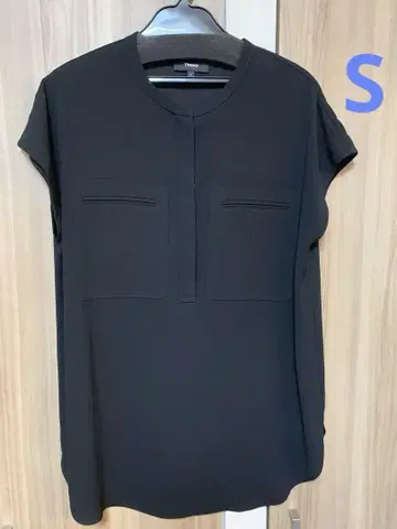 Theory POWDER CREPE 블라우스