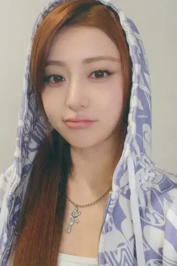 LE SSERAFIM 타워 레코드 LD 윤진 디퍼런트 일본판