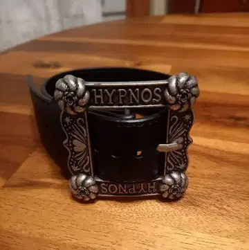 파메오 포즈 HYPNOS 목걸이