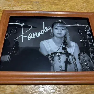 KOIAI KANADE 친필 사인 사진 액자 포함