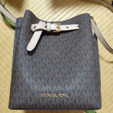 MICHAEL KORS 모노그램 숄더백
