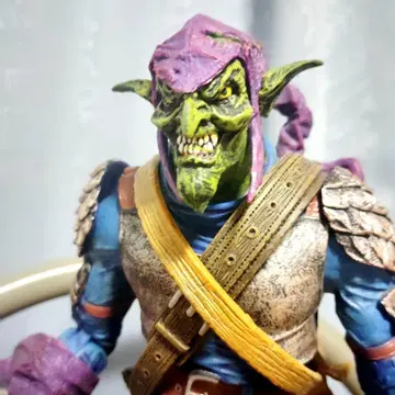 ToyBiz/GREEN GOBLIN 12inch Action Figure