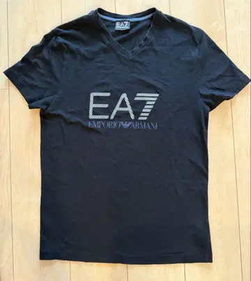 EA7 Emporio Armani 블랙 V넥 티셔츠