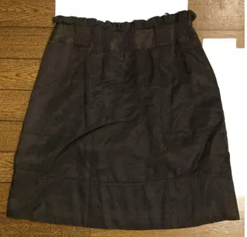 미품 Apuweiser Luxe 미니 스커트 무릎 위 고급 소재